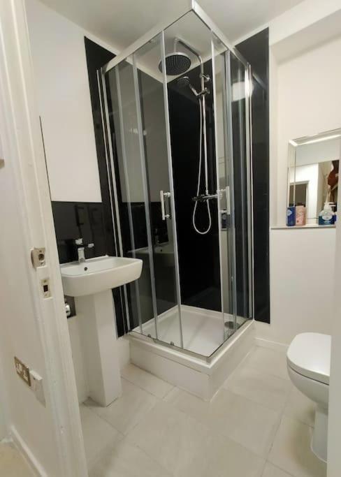 Ferienwohnung Impeccable 2-Bed House London Exterior foto