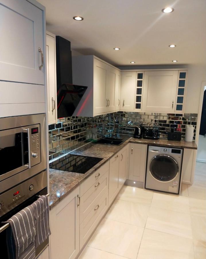 Ferienwohnung Impeccable 2-Bed House London Exterior foto